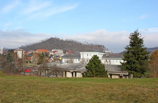 Nov gasilsko reševalni center bo stal v bližini zdravstvenega doma, porodnišnice in šolskega centra,  kjer je zdaj reševalna 
postaja.

