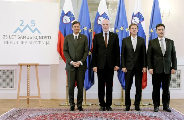 Predsedniki (z leve) Pahor, Brglez, Cerar in Bervar so se 
pogovarjali o poti Slovenije v 25. letu samostojnosti  