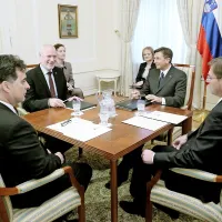 Predsedniki (z leve) Bervar,  Brglez, Pahor in Cerar  so se 
pogovarjali o poti Slovenije v 25. letu samostojnosti.