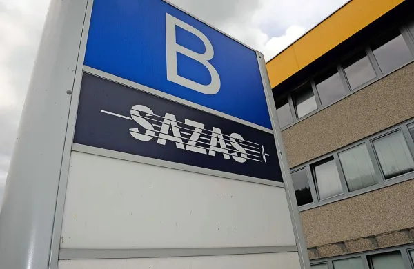 Na šestih lokacijah na območju ljubljanske, kranjske in 
celjske policijske uprave kriminalisti opravljajo hišne preiskave,  tudi na Sazasu. 