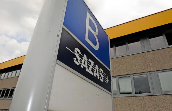 Na sedežu Sazasa zasegli dokumentacijo in elektronske naprave
