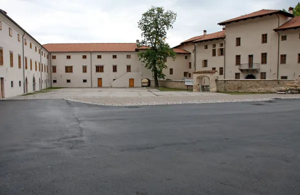 Univerza še ni preselila fakultete za znanosti o okolju in 
laboratorijev v Lanthierijev dvorec.