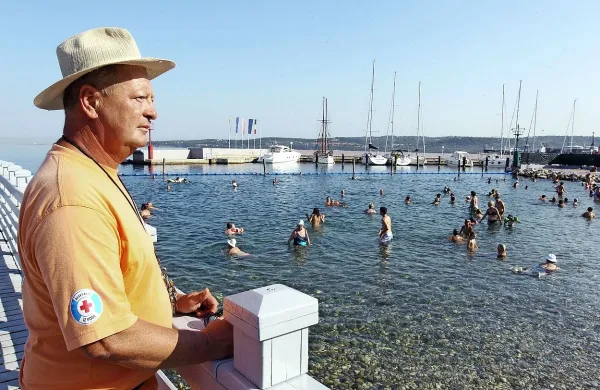 Če bo višje sodišče odločilo v njegov prid, se bo Jože Haber že prihodnje poletje vrnil na 
koprsko mestno plažo kot reševalec iz vode. 
