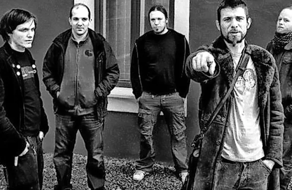 Jubilejni cikel rockovskih koncertov bo nocoj odprla  črnomaljska skupina Broken Lock. 