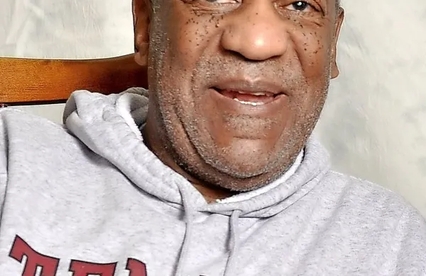 Ameriški igralec Bill Cosby je vložil tožbo zaradi obrekovanja 
proti sedmim ženskam, ki so ga obtožile spolnega napada.