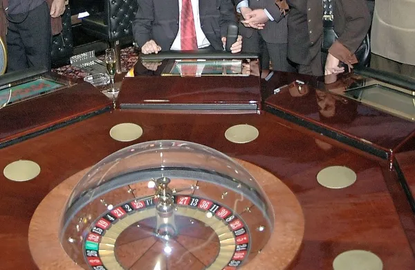 V družbi Hit so na igralnih avtomatih v letu 2015 izplačali za 
več kot 57,1 milijona evrov dobitkov.