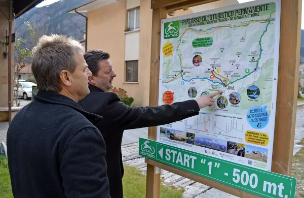 Župana sta si ogledala, kje vse vodi  kolesarska pot iz Avstrije 
do Gradeža. 