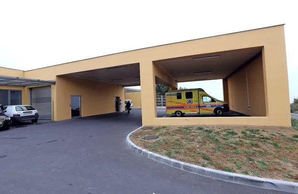 Na torkovem sestanku ministrstva za zdravje in vodstvo 
Splošne bolnišnice Izola (SBI) so sprejeli odločitev, da bo 
urgentni center Izola svoja vrata odprl konec februarja 
2016. 