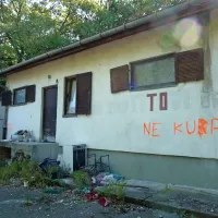 

Koprska občina se je odločila, da bo uveljavila predkupno pravico za nekdanjo stražnico na 
Plavjah, kar pomeni, da je ruski poslovnež, ki je na dražbi zanjo ponudil največ, izpadel iz igre. 