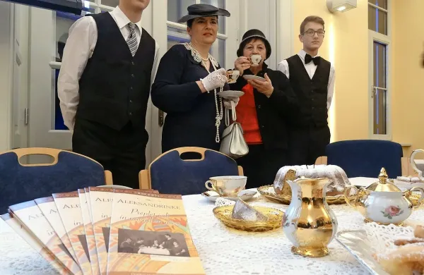 Zgibanka je plod sodelovanja med Društvom za ohranjanje 
kulturne dediščine aleksandrink in Biotehniško šolo. 