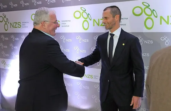 Dva predsednika NZS: aktualni Aleksander Čeferin (desno) in 
nekdanji Rudi Zavrl.