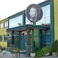 Kriminalisti so preiskali tudi lokal Lady Rouge v Sežani.