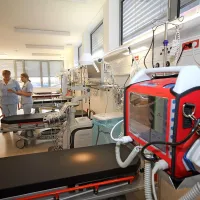  Nekateri pacienti bodo nekaj časa ostali v sobi za opazovanje. 