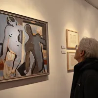 Razstava  - na fotografij v ospredju slika Zorana Didka V ateljeju - bo na ogled do 28. februarja.

