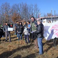 Protest se je končal  s pridržanjem hrva&scaron;kega aktivista (foto+video)
