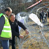 Protest se je končal  s pridržanjem hrva&scaron;kega aktivista (foto+video)
