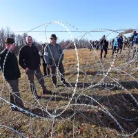Protest se je končal  s pridržanjem hrva&scaron;kega aktivista (foto+video)