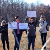 Protest se je končal  s pridržanjem hrva&scaron;kega aktivista (foto+video)