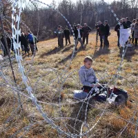 Protest se je končal  s pridržanjem hrva&scaron;kega aktivista (foto+video)