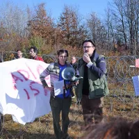 Protest se je končal  s pridržanjem hrva&scaron;kega aktivista (foto+video)