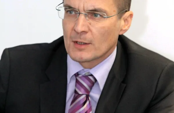 Dimitrij Piciga: “Če že dobimo novega lastnika, 
upamo da bo to nekdo, ki bo družbi prinesel 
dodatne goste in trge. Ne potrebujemo nekoga, ki 
bi nas učil igralništva. To znamo sami.” 