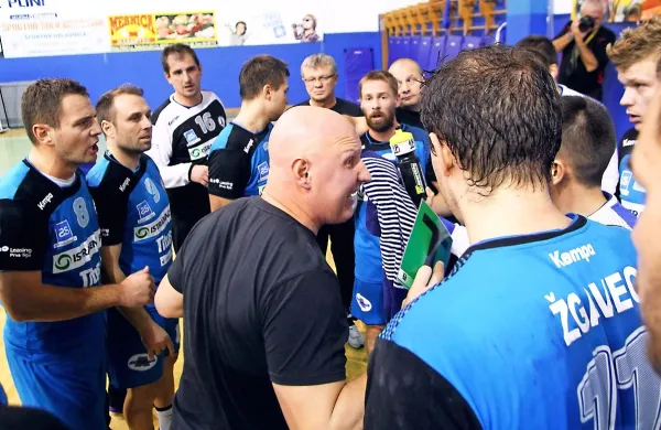 Izolani se nikakor ne morejo povzpeti na lestvici prve 
rokometne lige.