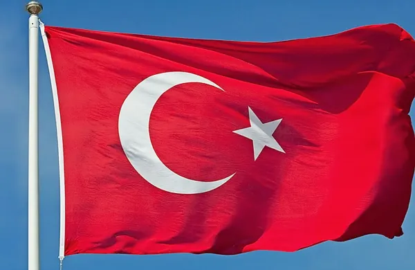 V tur&scaron;ki ofenzivi proti PKK naj bi bilo več kot sto mrtvih