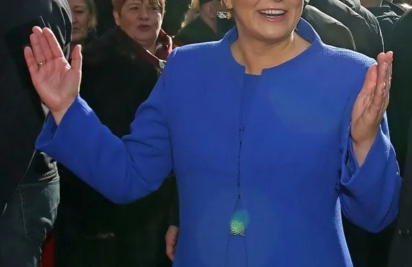 Hrvaška predsednica Kolinda Grabar-Kitarović je za torek 
napovedala četrti krog posvetovanj o sestavi nove vlade. 
