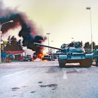 Junij 1991, osamosvojitvena vojna pri MMP Rožna Dolina: K 
sreči le kratkotrajno streljanje.   Posnetek je naredil Zoratti.