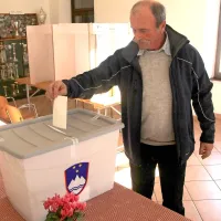 Referenduma se je udeležilo 36,18  odstotka vseh volilnih 
upravičencev.