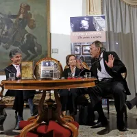 Veseli, da je roman zaživel v slovenščini (z leve): Salvator Žitko, Miran Košuta, Vera Troha, Milan Rakovac in Irena Urbič.  