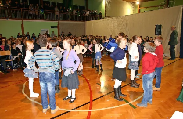 40 let šole so v Podgradu obeležili v petek zvečer s prireditvijo, na kateri so imeli glavno 
besedo, seveda, šolarji.