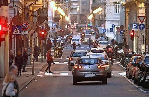 Prometnim prekrškarjem se v Trstu te dni slabo piše.