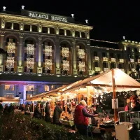 Tržnica v parku pred hotelom Kempinski Palace oživi ob 
koncih tedna. V nedeljo bo tam tudi festival penin.