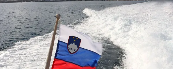 Kam pluje naša država?