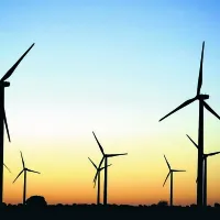 





V roke bomo dobili novo orodje in vse bolj bomo uporabljali 
obnovljive vire energije.