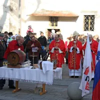Tradicionalno 16. žegnanje konj na Sv. &Scaron;tefana v Vipavi (foto)