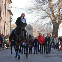 Tradicionalno 16. žegnanje konj na Sv. &Scaron;tefana v Vipavi (foto)