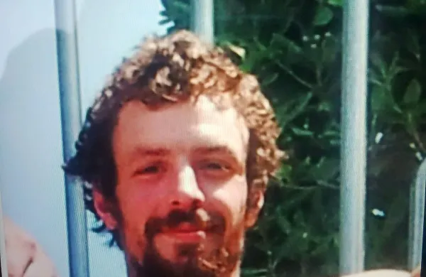 Svojci pogrešajo 26-letnega Davida Malenška iz Šentruperta, 
ki naj bi se v četrtek zvečer iz Škofje Loke odpeljal proti domu, 
kamor pa ni prišel.