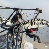Za demontažo vseh baterij bodo potrebovali še približno dva 
tedna. 