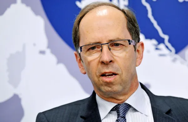 Na  ljubljanski ekonomski fakulteti je dodatek v letu 2012 in 
2013 prejemal tudi sedanji minister za finance Dušan Mramor.