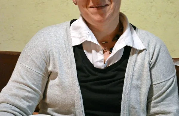    Indijski čaj nam ne bo pomagal tako kot domač, je prepričana 
zeliščarka Magda Rogelj, ki svetuje, da zelišča nabiramo v 
naši okolici.