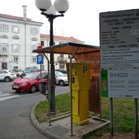Sistem plačila parkirnine prek kratkega sms sporočila deluje 
na 33 parkiriščih v upravljanju Komunale Koper.