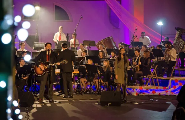 Pihalni orkester Vrhpolje navdu&scaron;il z Galom in Severo Gjurin