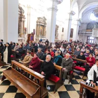 Pokojnega koprskega &scaron;kofa Jenka slovesno prenesli v novo grobnico (foto)
