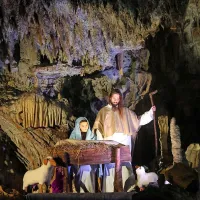 Žive jaslice v Postojnski jami si je ogledalo rekordno &scaron;tevilo obiskovalcev