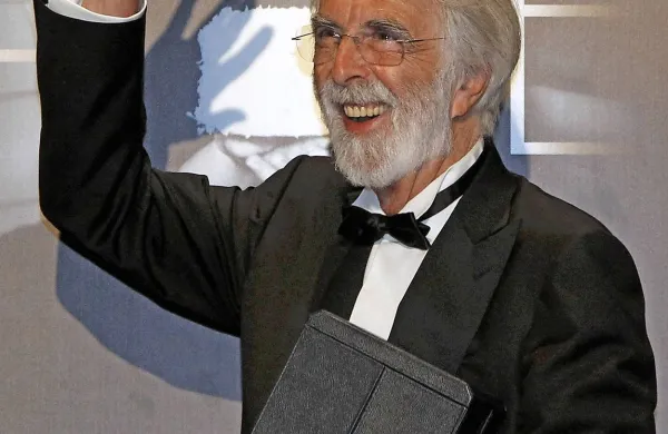 Avstrijski filmar Michael Haneke bo na severu Francije 
spomladi snemal film z naslovom Happy End.