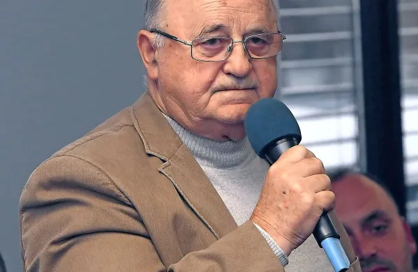 

Livio Jakomin, prometni strokovnjak: “Samo 47 
kilometrov obale imamo in ne 470, pet kilometrov 
pa je zaseda cesta, kar je zame navaden kriminal.”


