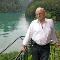 Saša Vuga, pisatelj: “Primorci smo zmeraj bili 
sami, sami smo trpeli, se borili, sami vztrajali.”



