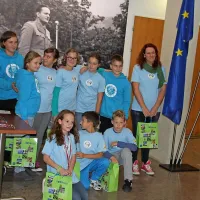 Ajdovski plavalci z učiteljicama Ano in Majo že pobirajo 
medalje na državnih tekmovanjih.